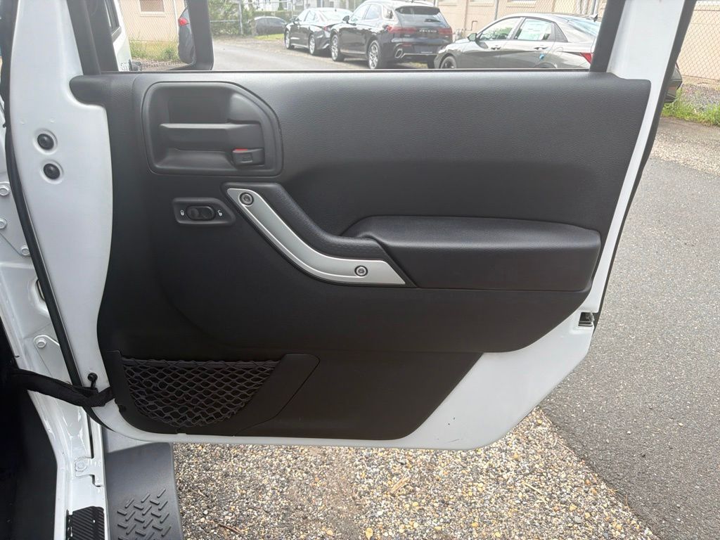 2018 Jeep Wrangler JK Sahara - Photo 11