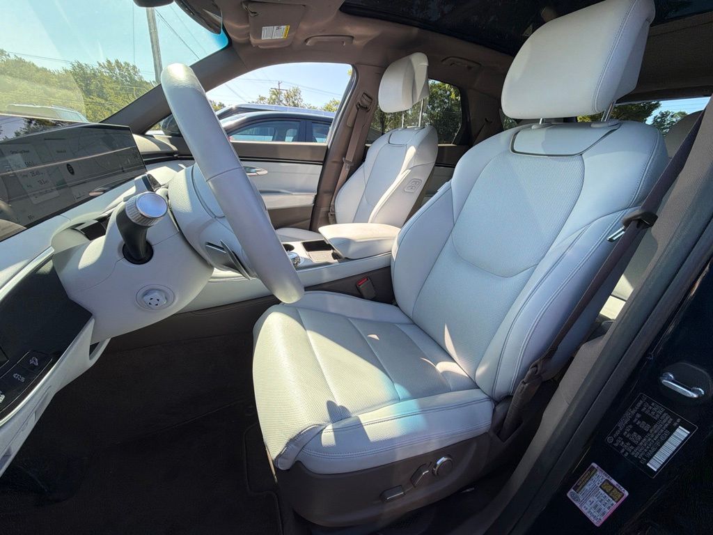 2026 GENESIS GV70 Advanced - Photo 16