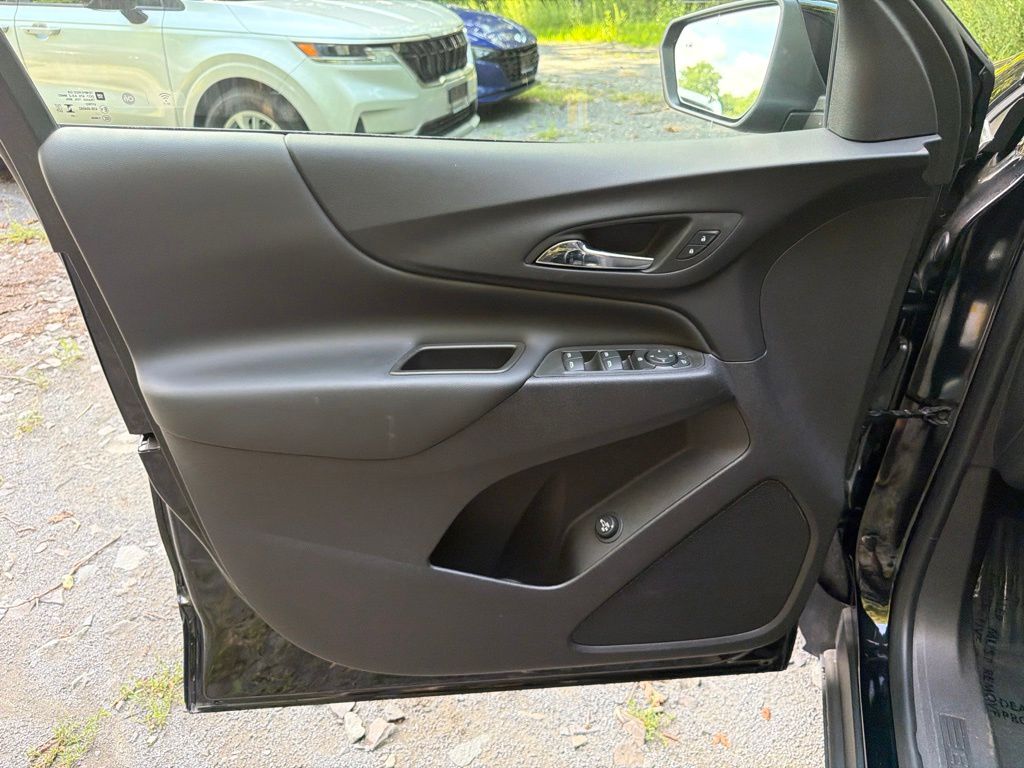 2024 Chevrolet Equinox LT - Photo 18