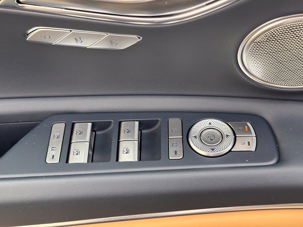 2024 GENESIS GV80 Standard - Photo 19