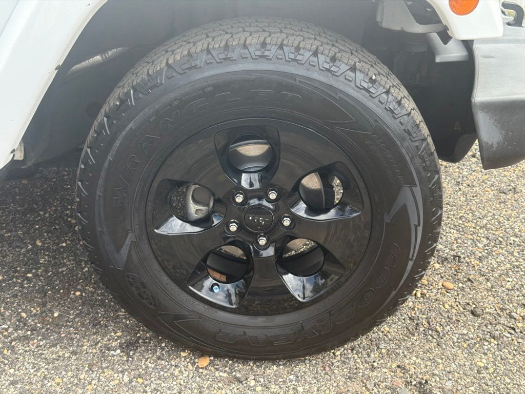 2018 Jeep Wrangler JK Sahara - Photo 9