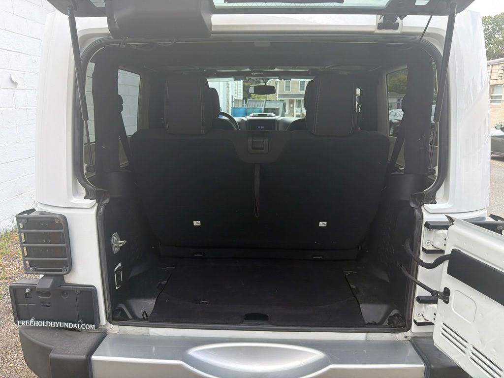 2018 Jeep Wrangler JK Sahara - Photo 12