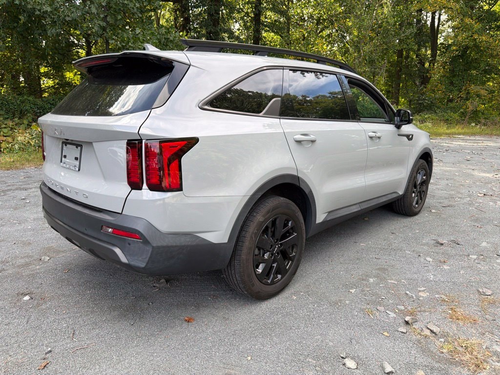 2022 Kia Sorento X-Line S - Photo 3