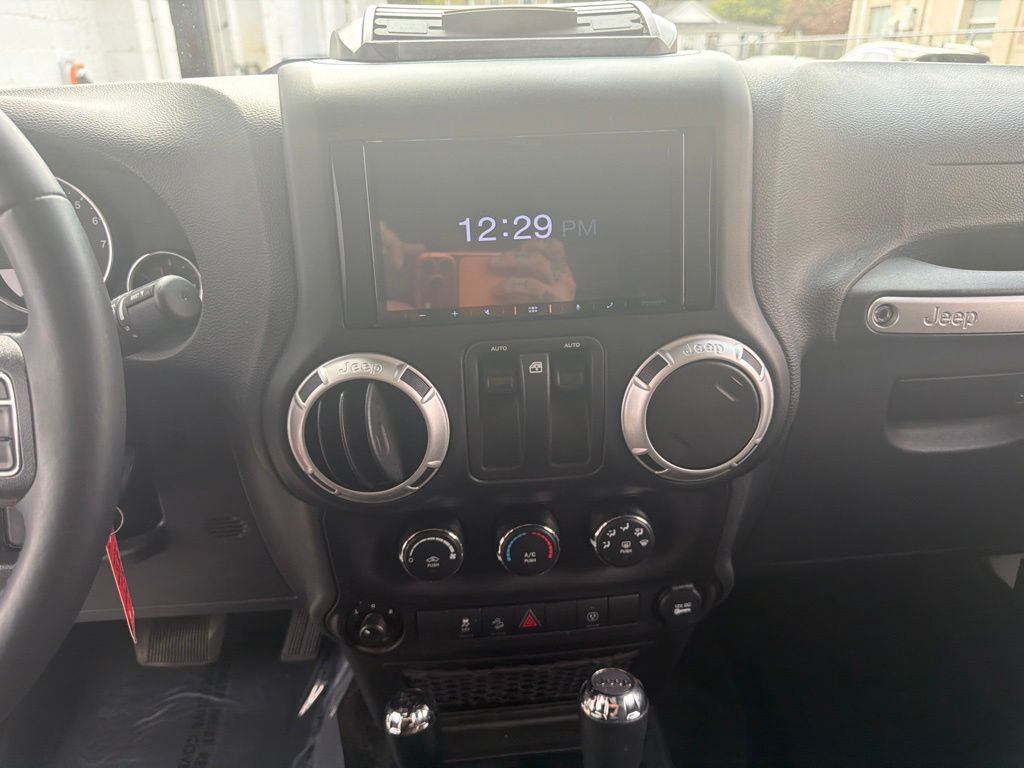 2018 Jeep Wrangler JK Sahara - Photo 20