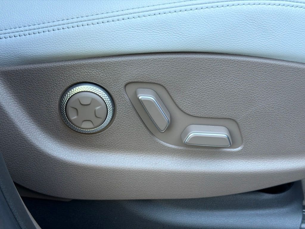 2026 GENESIS GV70 Advanced - Photo 11