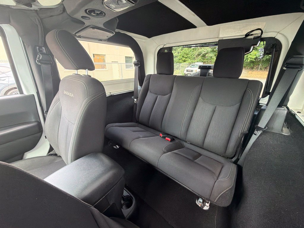 2018 Jeep Wrangler JK Sahara - Photo 15