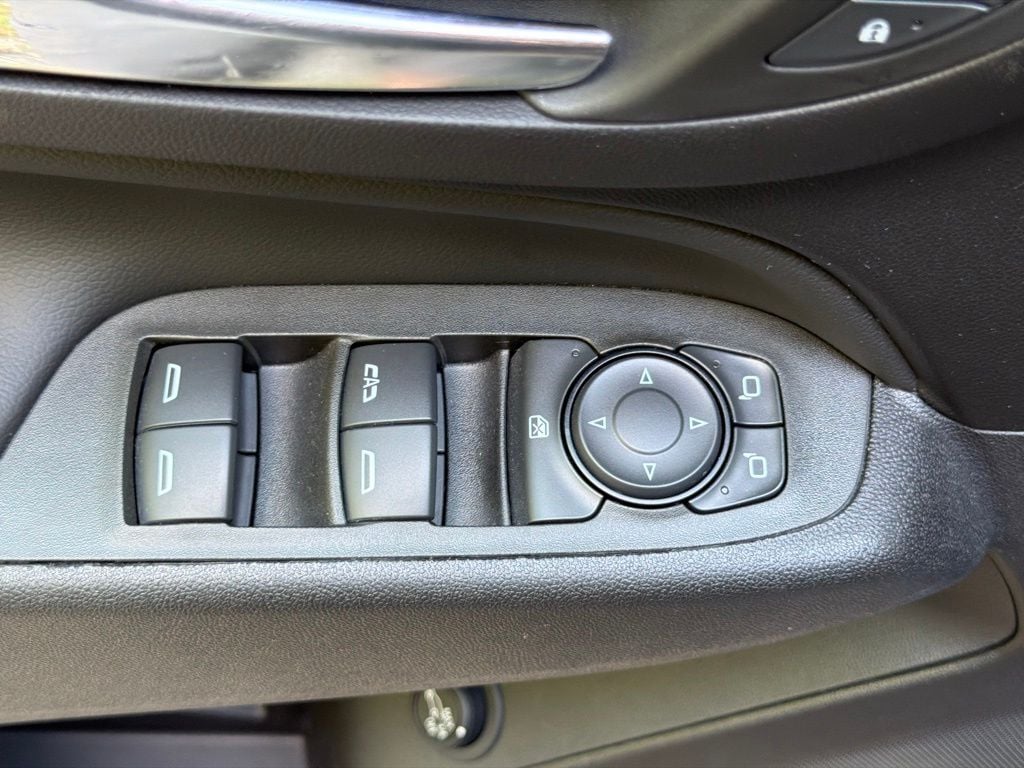 2024 Chevrolet Equinox LT - Photo 19