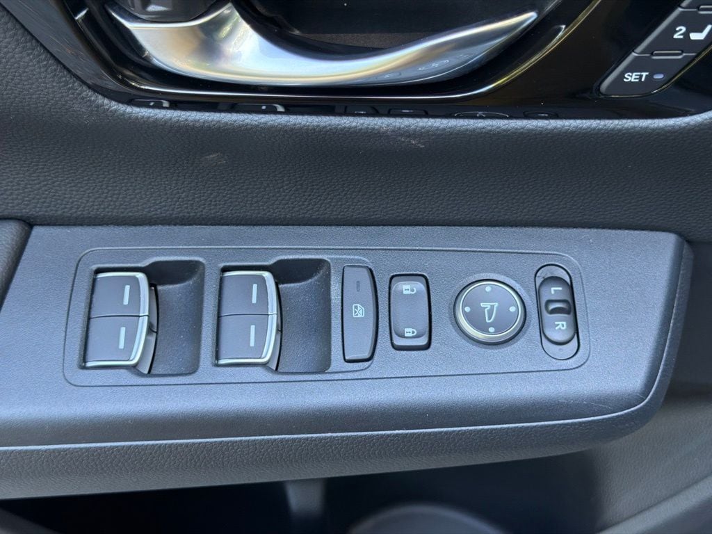 2025 Honda CR-V Sport Touring - Photo 19