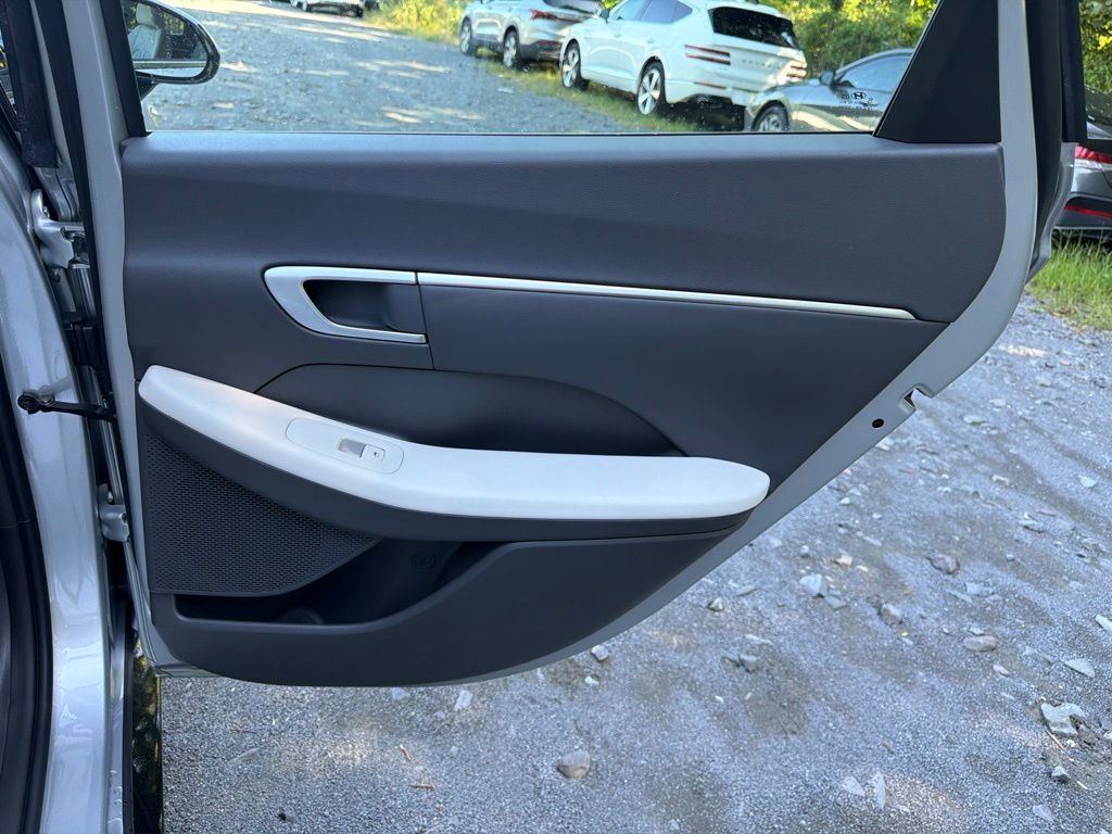 2026 Hyundai Sonata SEL - Photo 12