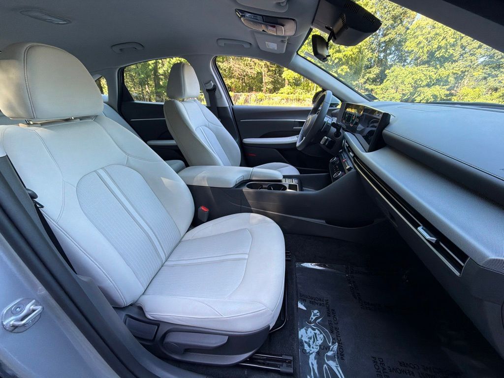 2026 Hyundai Sonata SEL - Photo 9