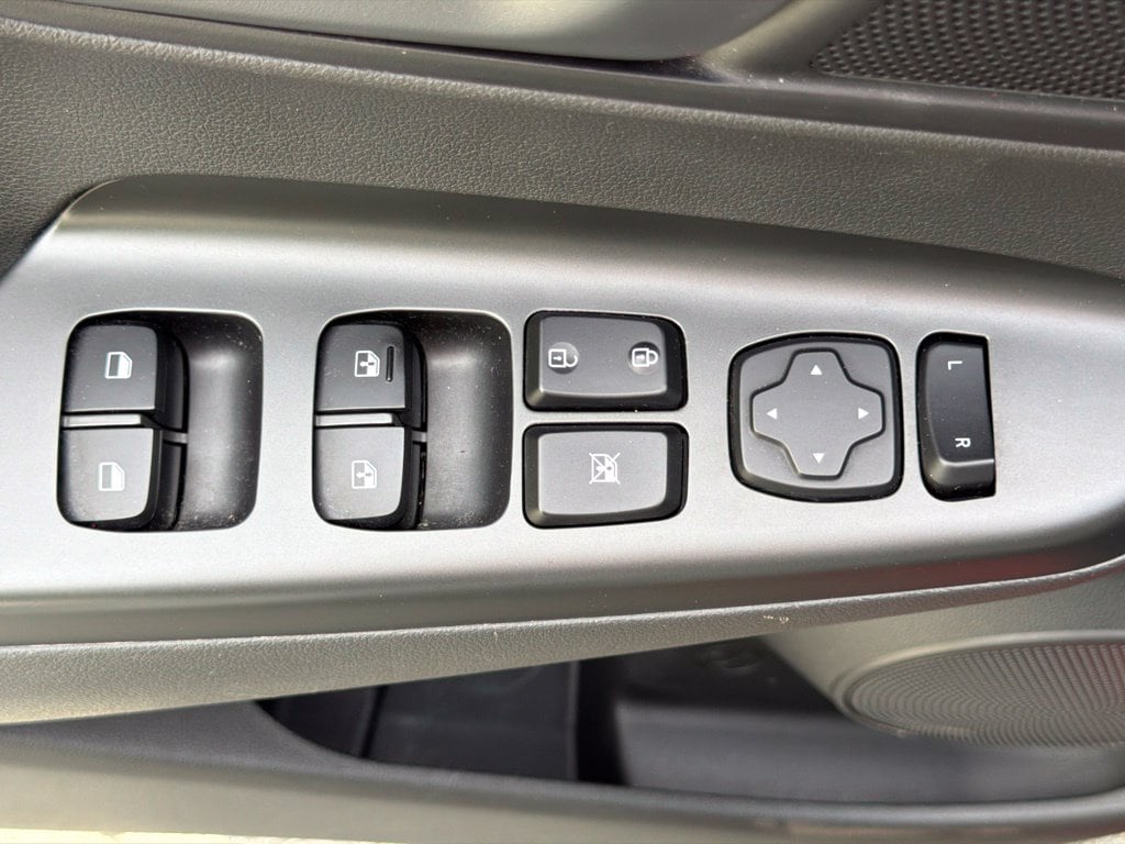 2020 Hyundai Kona SEL - Photo 18