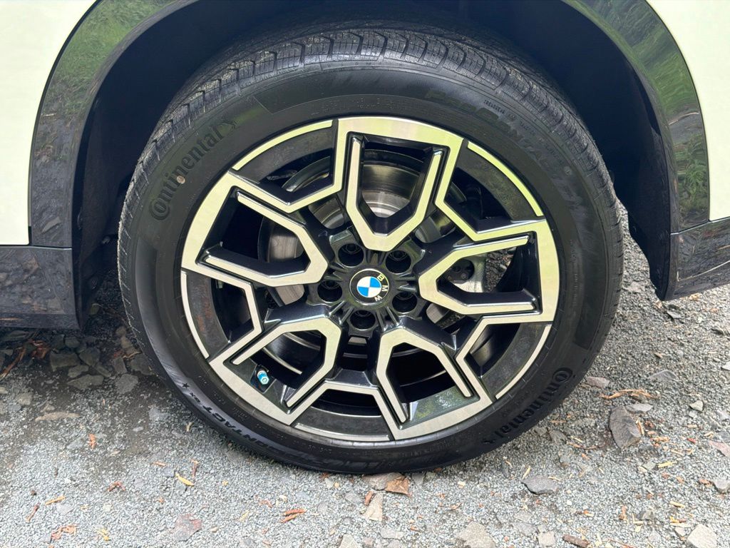 2026 BMW X1 28i - Photo 6