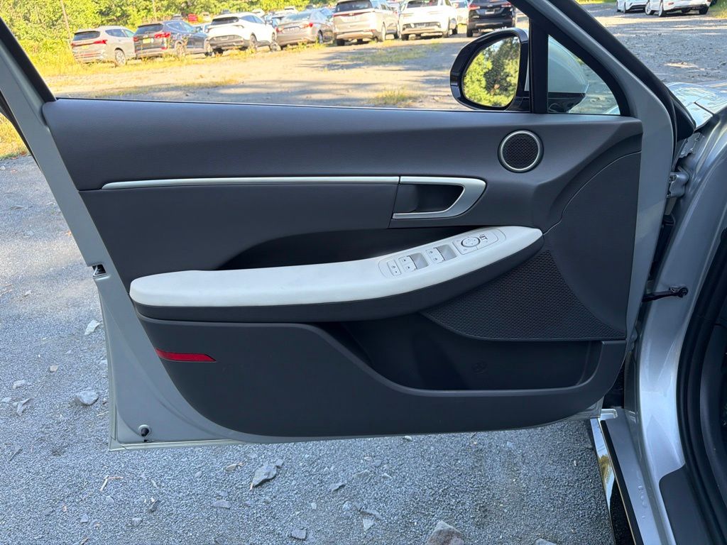 2026 Hyundai Sonata SEL - Photo 16