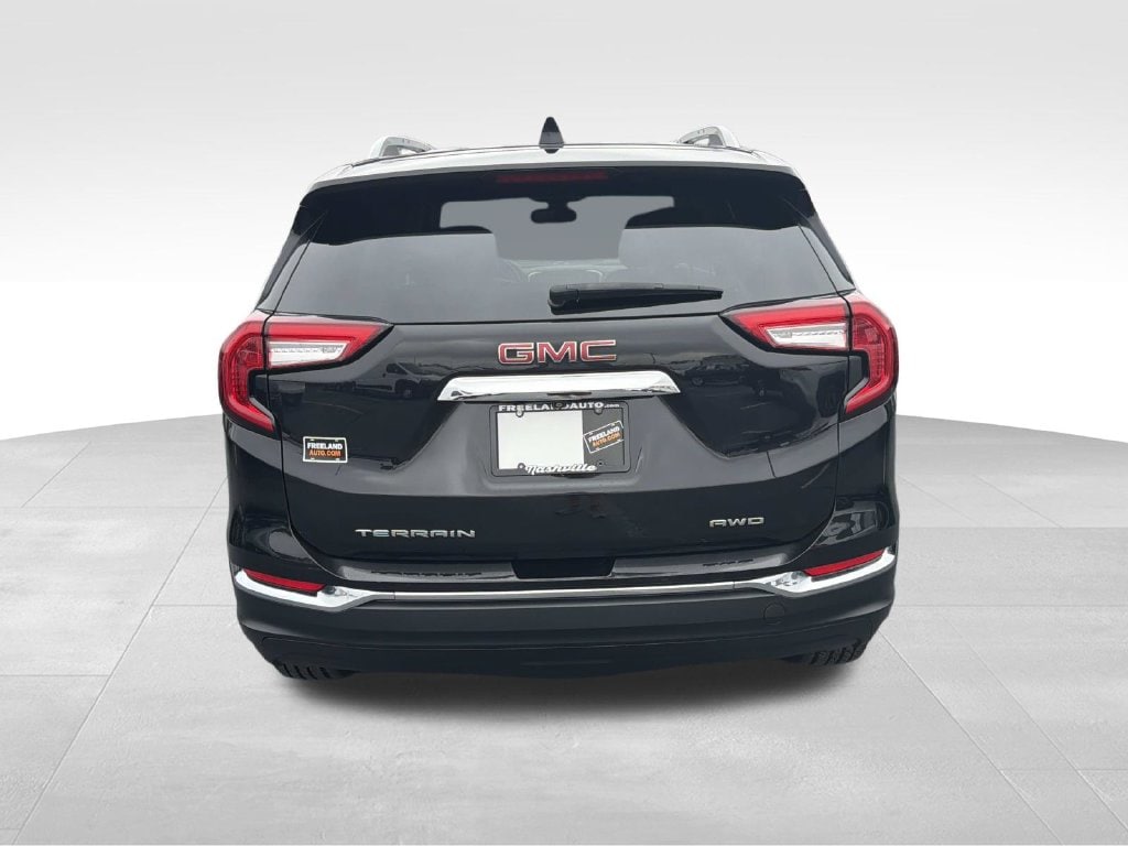Used 2024 GMC Terrain SLT SUV