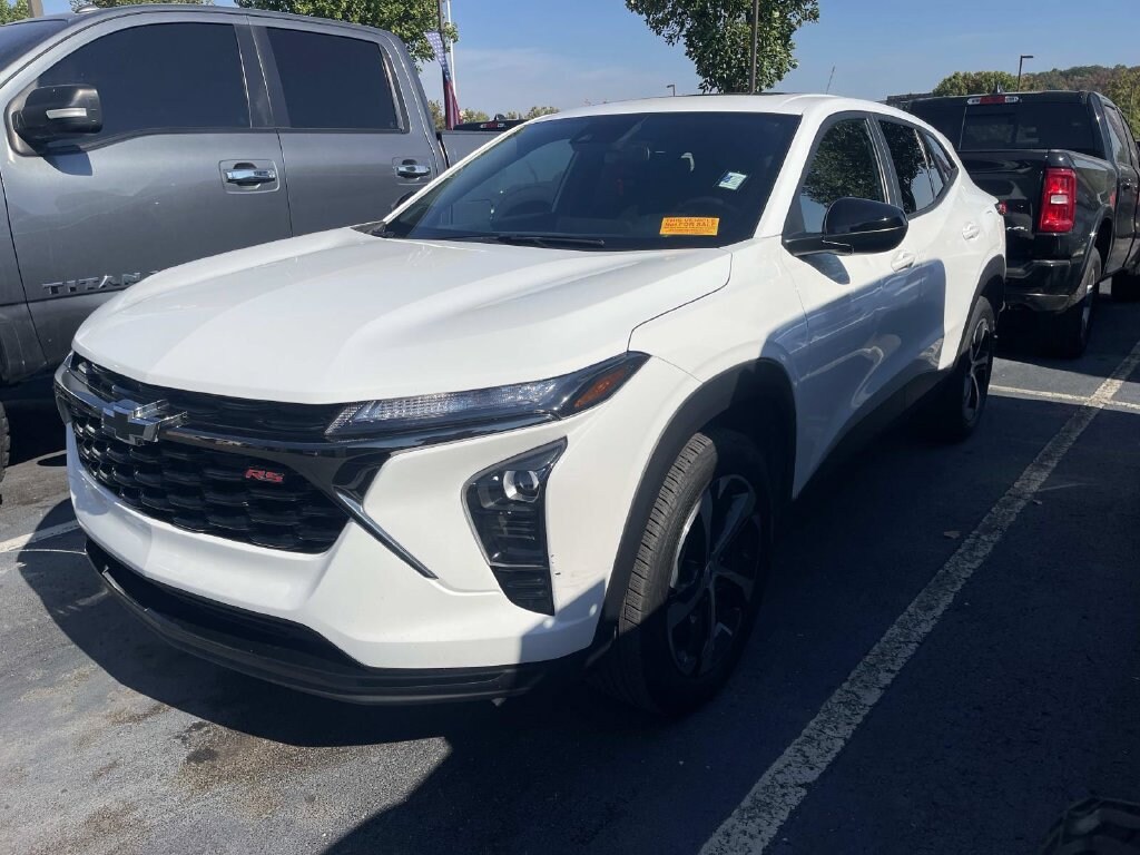 Used 2025 Chevrolet Trax 1RS SUV