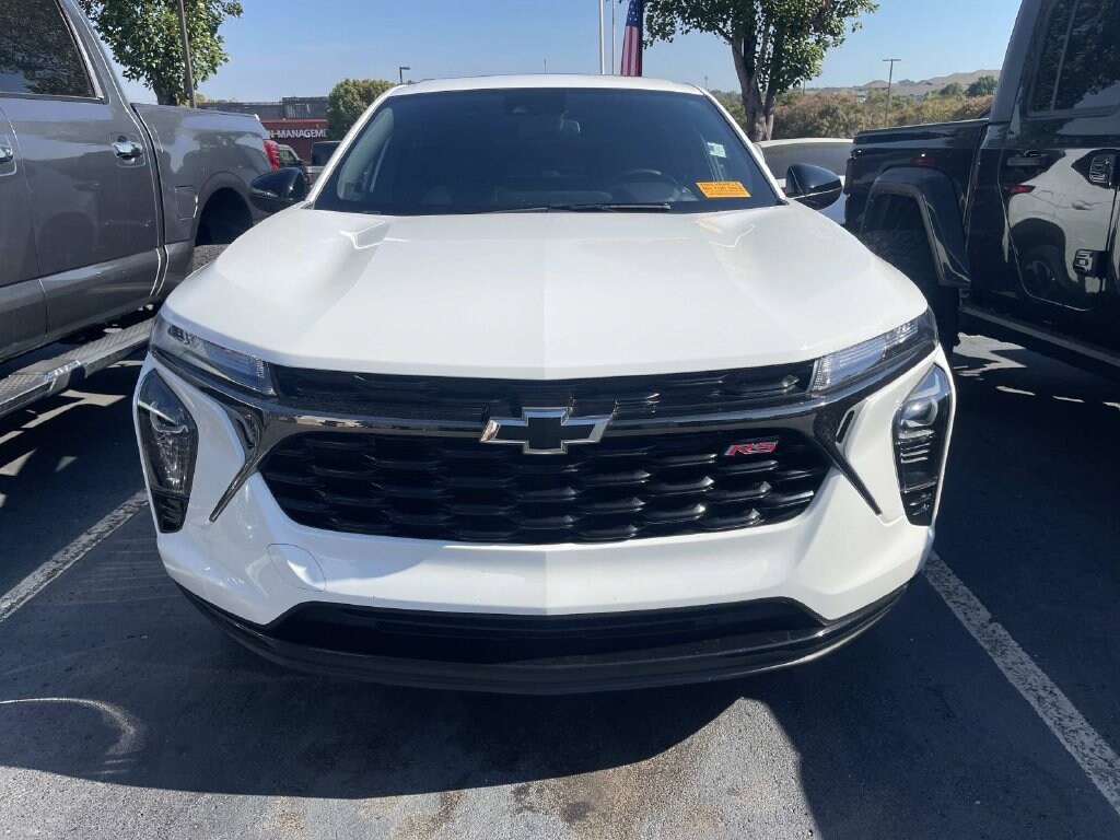 Used 2025 Chevrolet Trax 1RS SUV