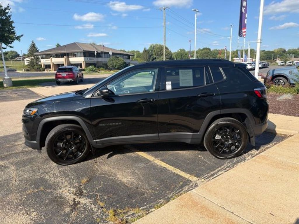 Used 2023 Jeep Compass Latitude SUV