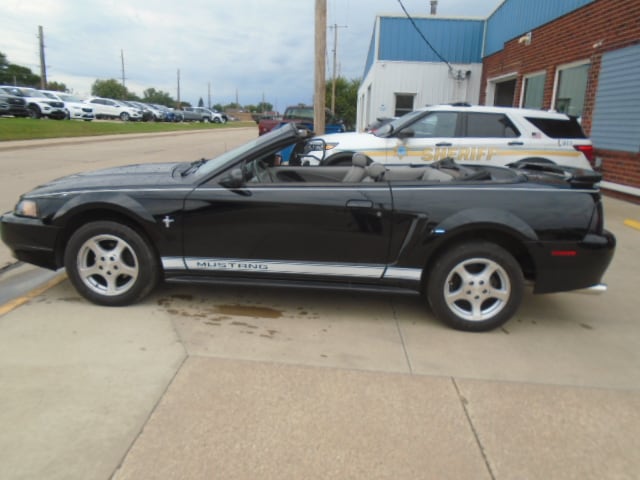 Used 2002 Ford Mustang Premium with VIN 1FAFP44462F105240 for sale in Monticello, IA
