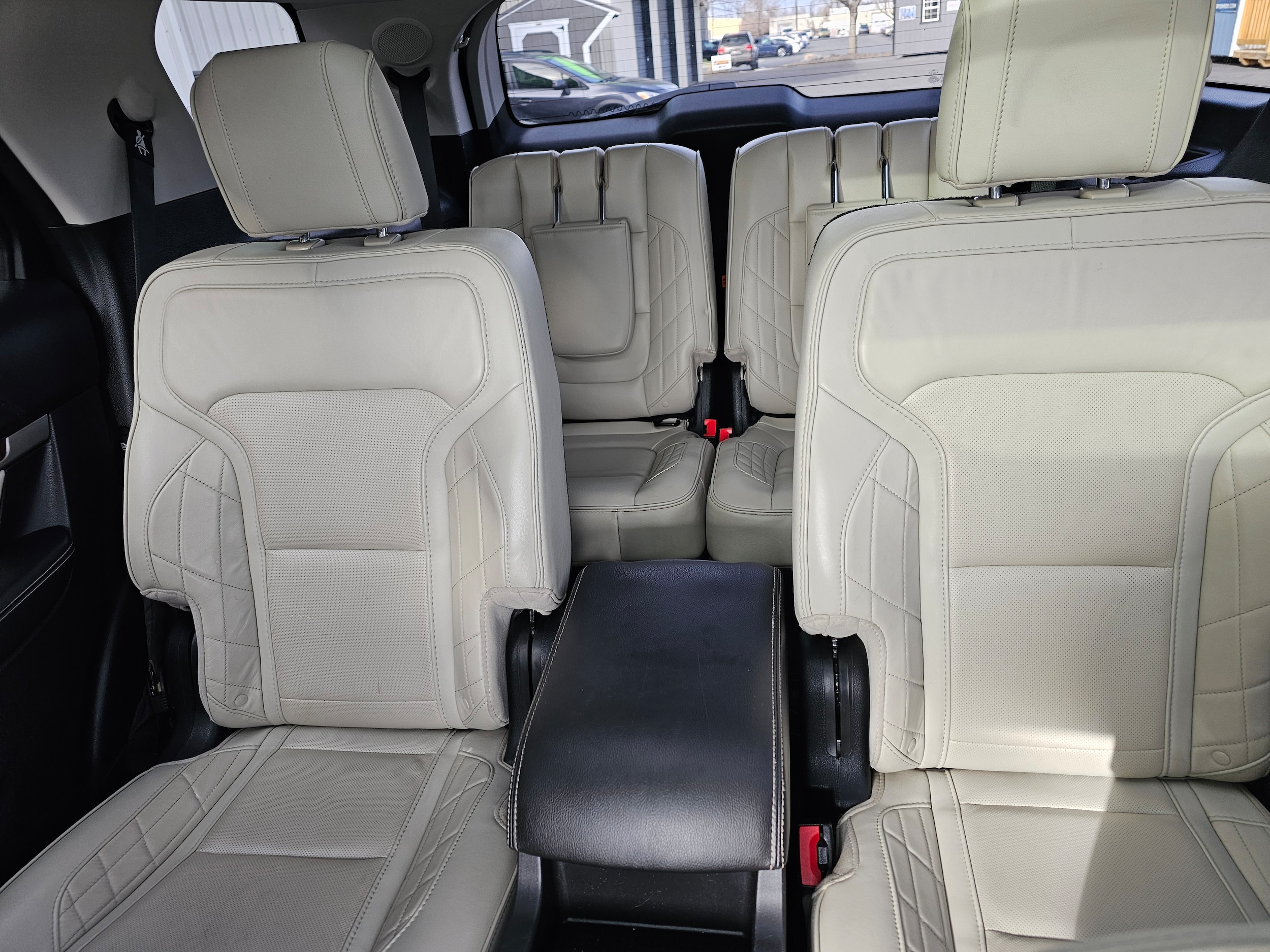 2017 Ford Explorer Platinum - Photo 17