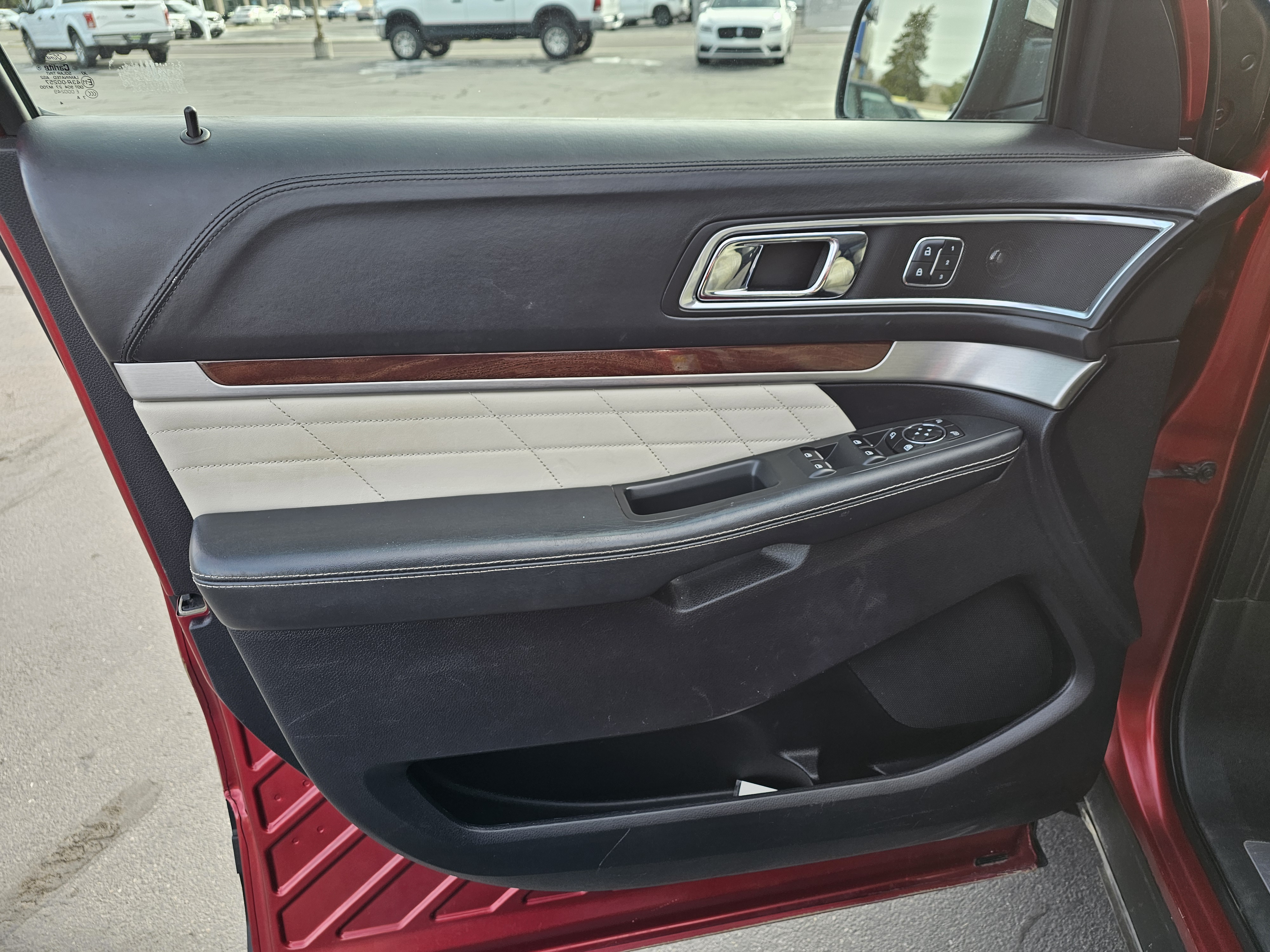 2017 Ford Explorer Platinum - Photo 10