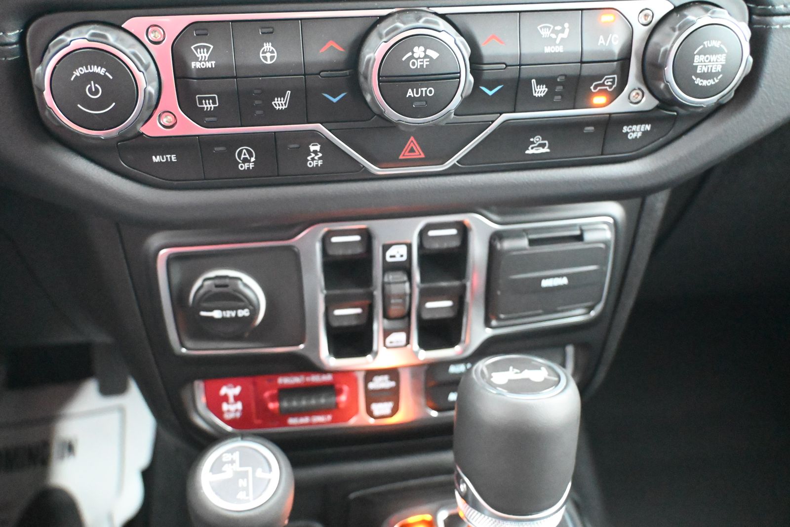 2025 Jeep Wrangler 4-Door Rubicon - Photo 13