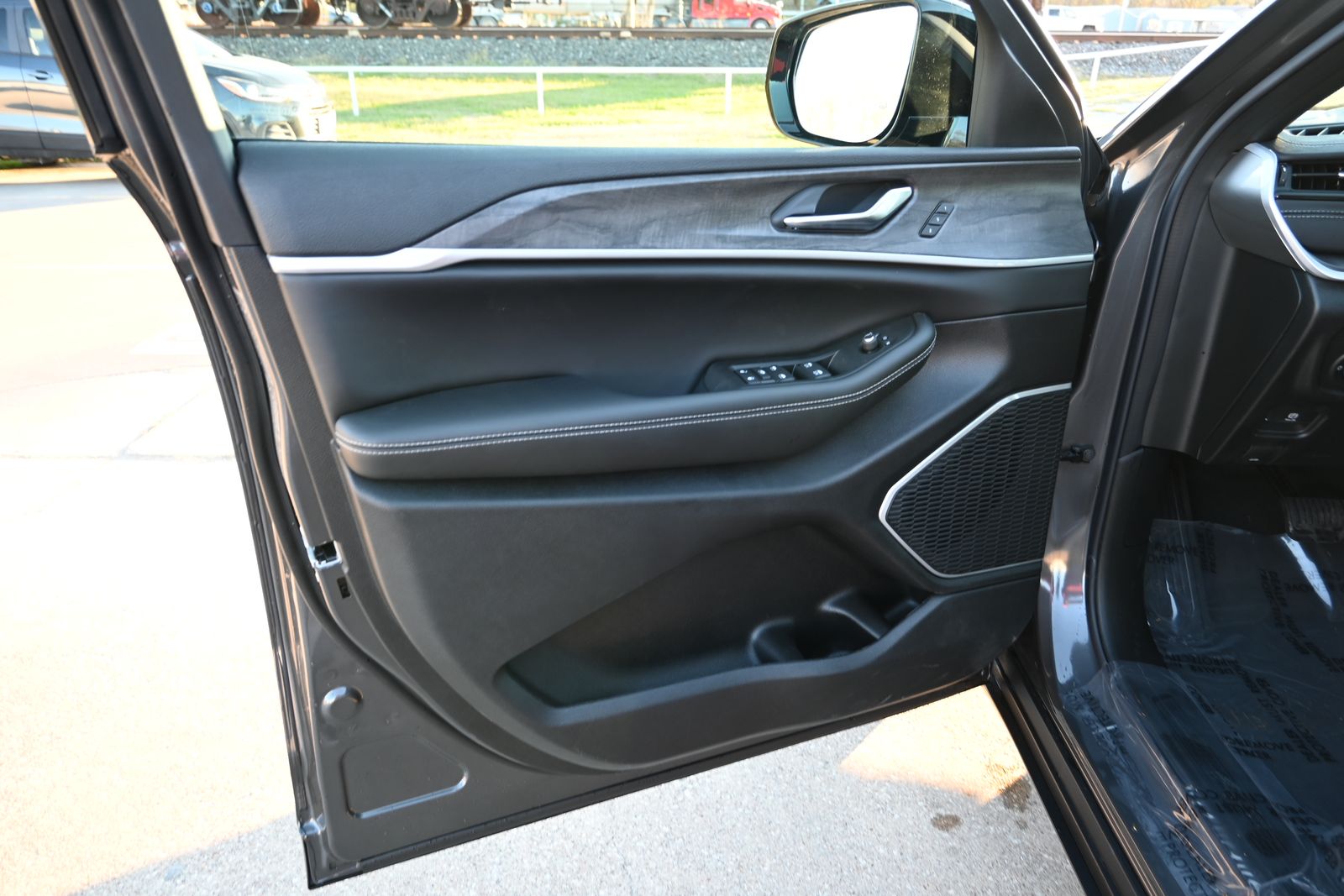 2026 Jeep Grand Cherokee Limited - Photo 7