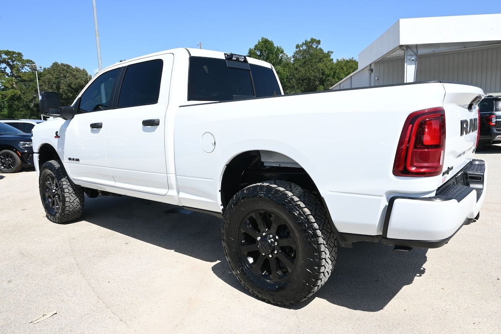 New 2026 Ram 2500 LONE STAR CREW CAB 4X4 6'4 BOX Pickup