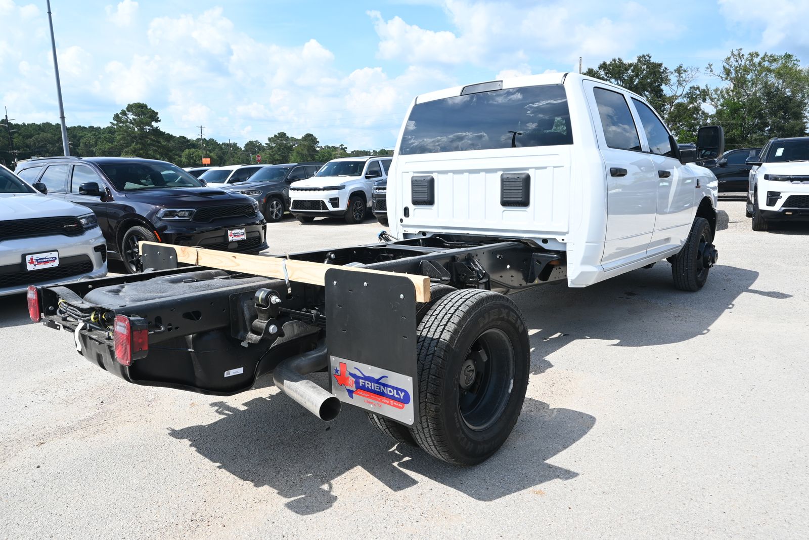 New 2027 Ram 3500 Chassis Cab TRADESMAN CREW 4X4 60' CA Pickup