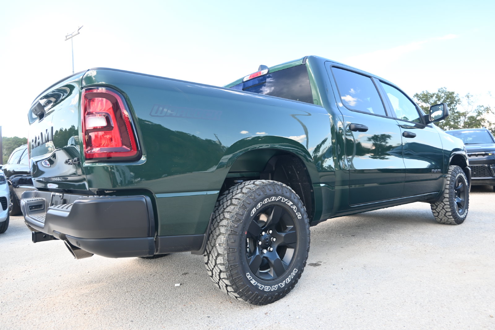 New 2027 Ram 1500 WARLOCK CREW CAB 4X4 5'7 BOX Pickup