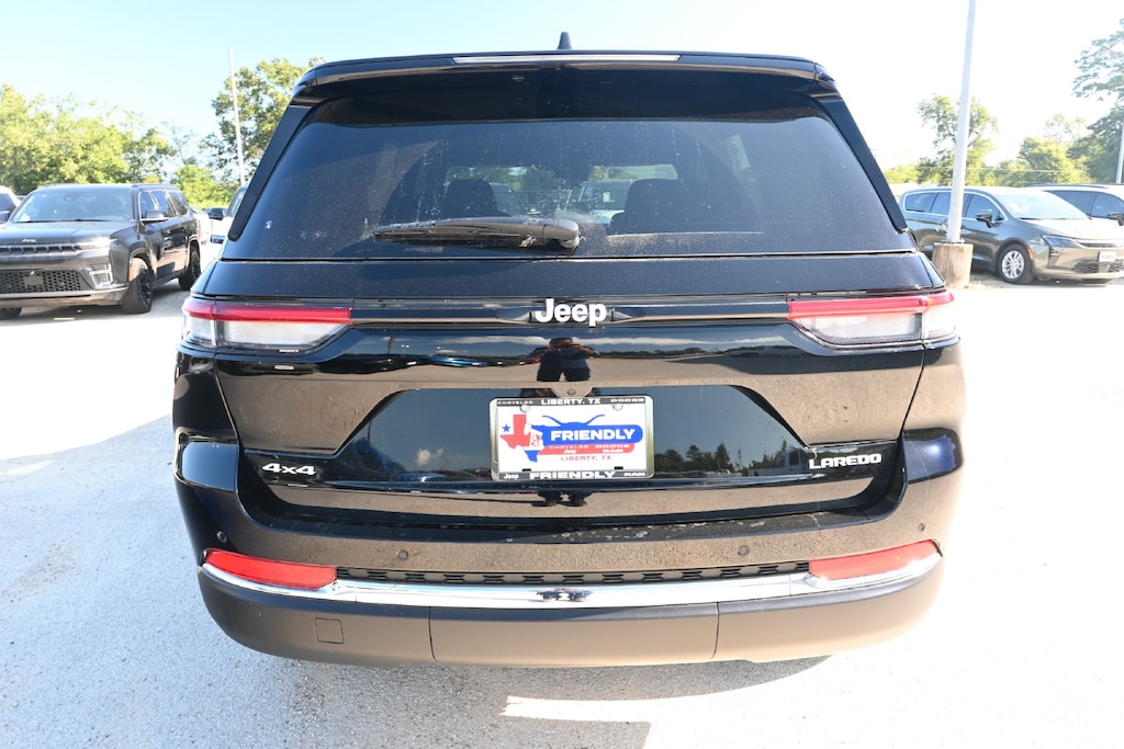New 2027 Jeep Grand Cherokee LAREDO X 4X4 Sport Utility