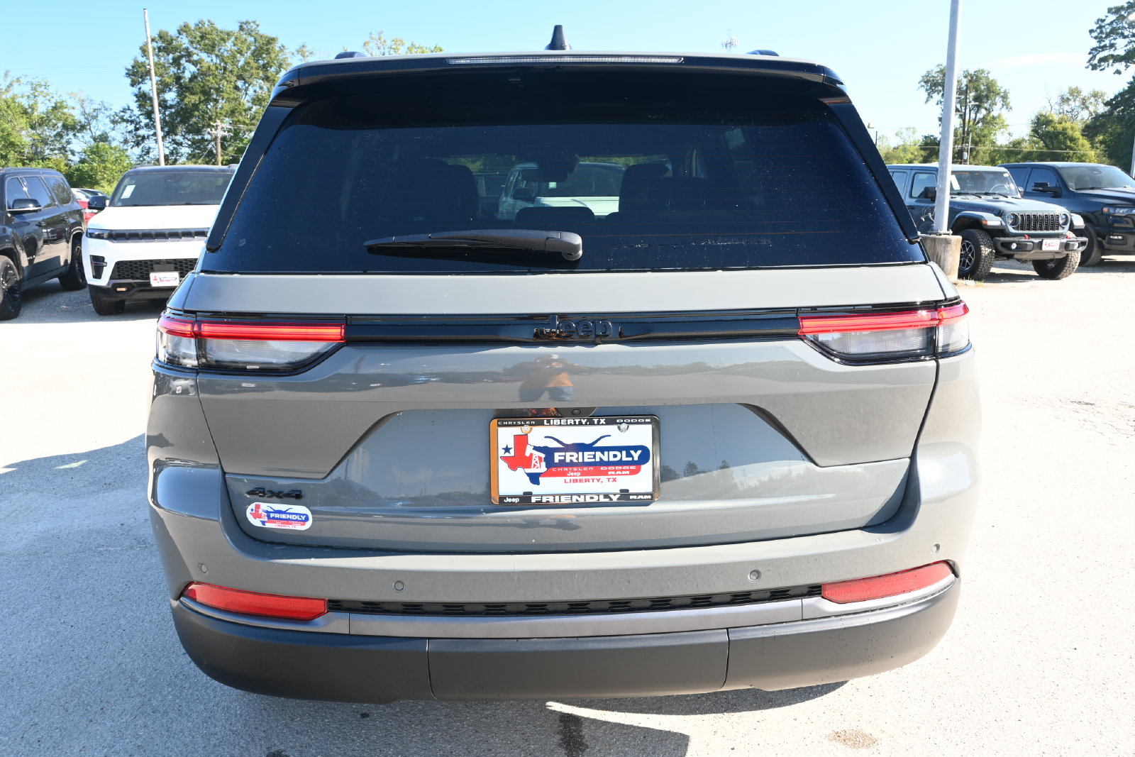 New 2027 Jeep Grand Cherokee LAREDO ALTITUDE 4X4 Sport Utility