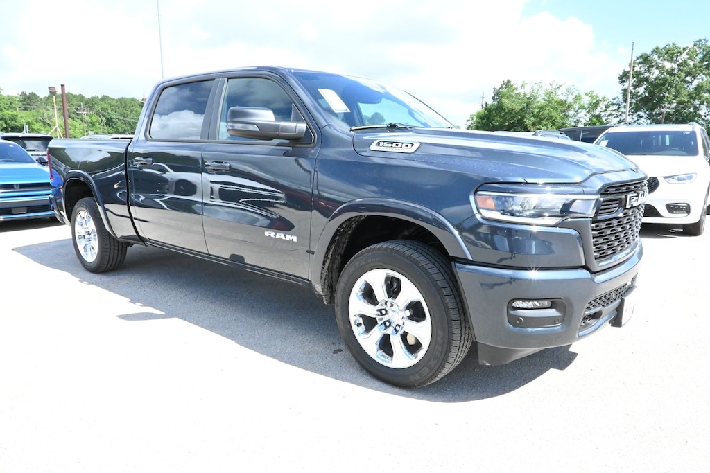New 2026 Ram 1500 BIG HORN CREW CAB 4X4 6'4 BOX Pickup