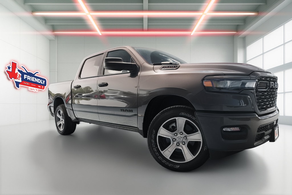 New 2027 Ram 1500 EXPRESS CREW CAB 4X2 5'7 BOX Pickup