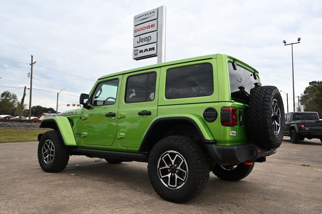 New 2025 Jeep Wrangler 4-DOOR RUBICON Sport Utility