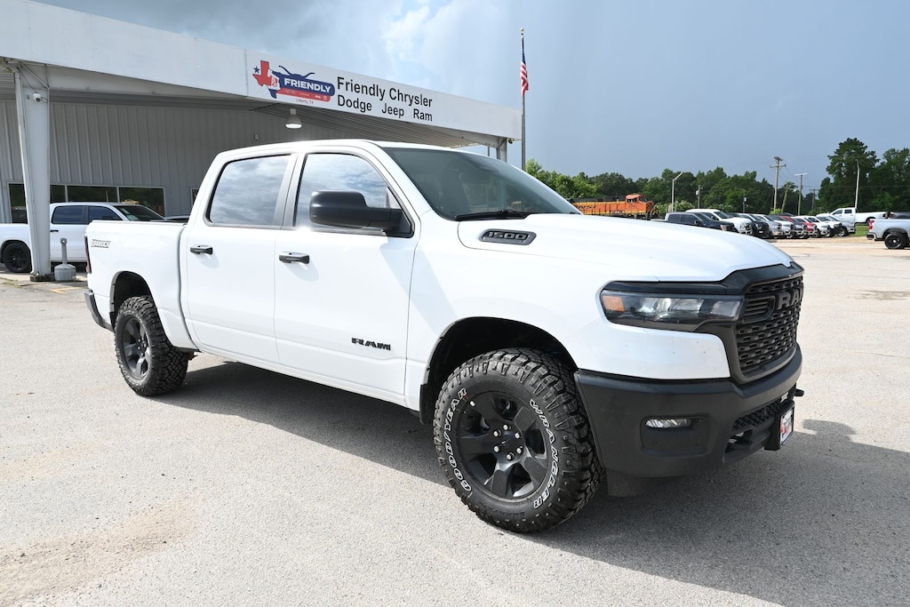 New 2026 Ram 1500 WARLOCK CREW CAB 4X4 5'7 BOX Pickup
