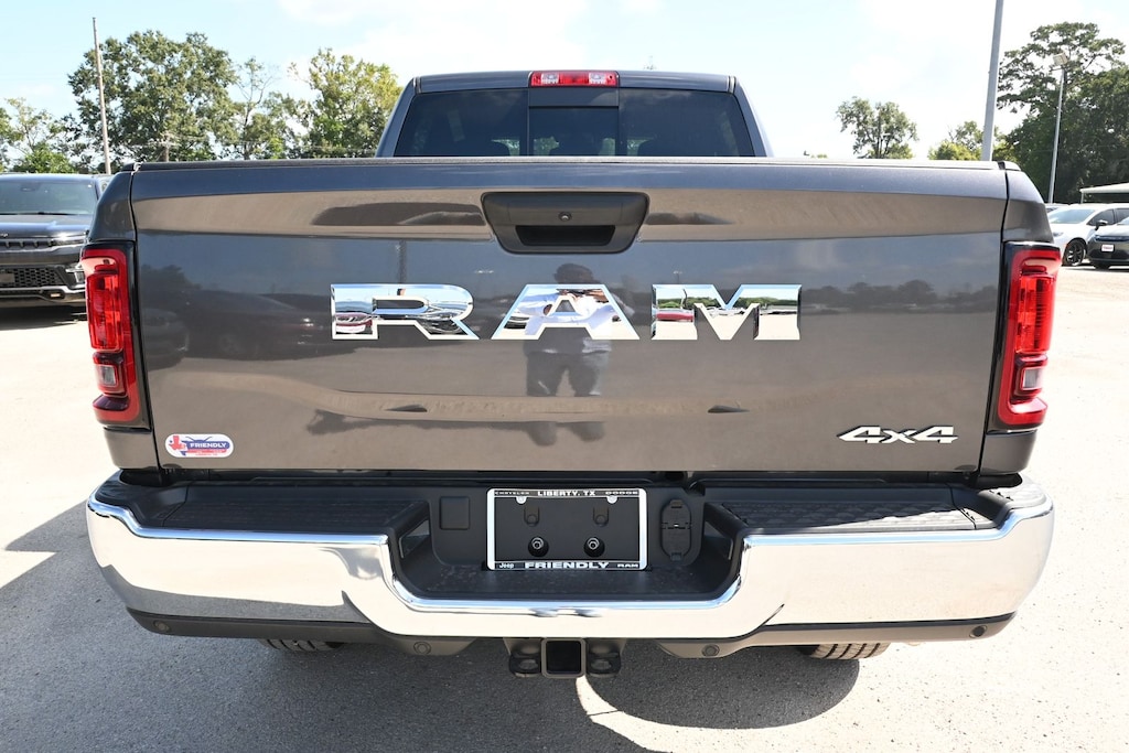 New 2026 Ram 2500 TRADESMAN CREW CAB 4X4 6'4 BOX Pickup