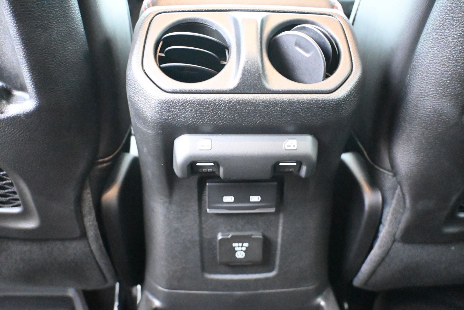 2025 Jeep Wrangler 4-Door Rubicon - Photo 16