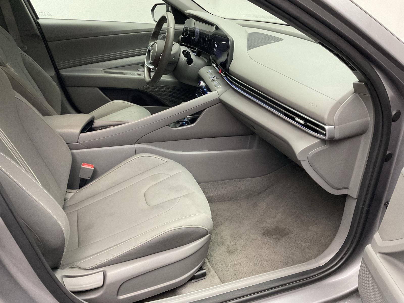 2025 Hyundai Elantra SEL - Photo 25