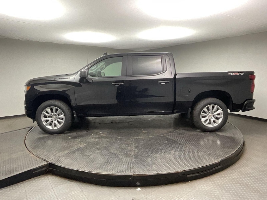 New 2026 Chevrolet Silverado 1500 Custom Truck