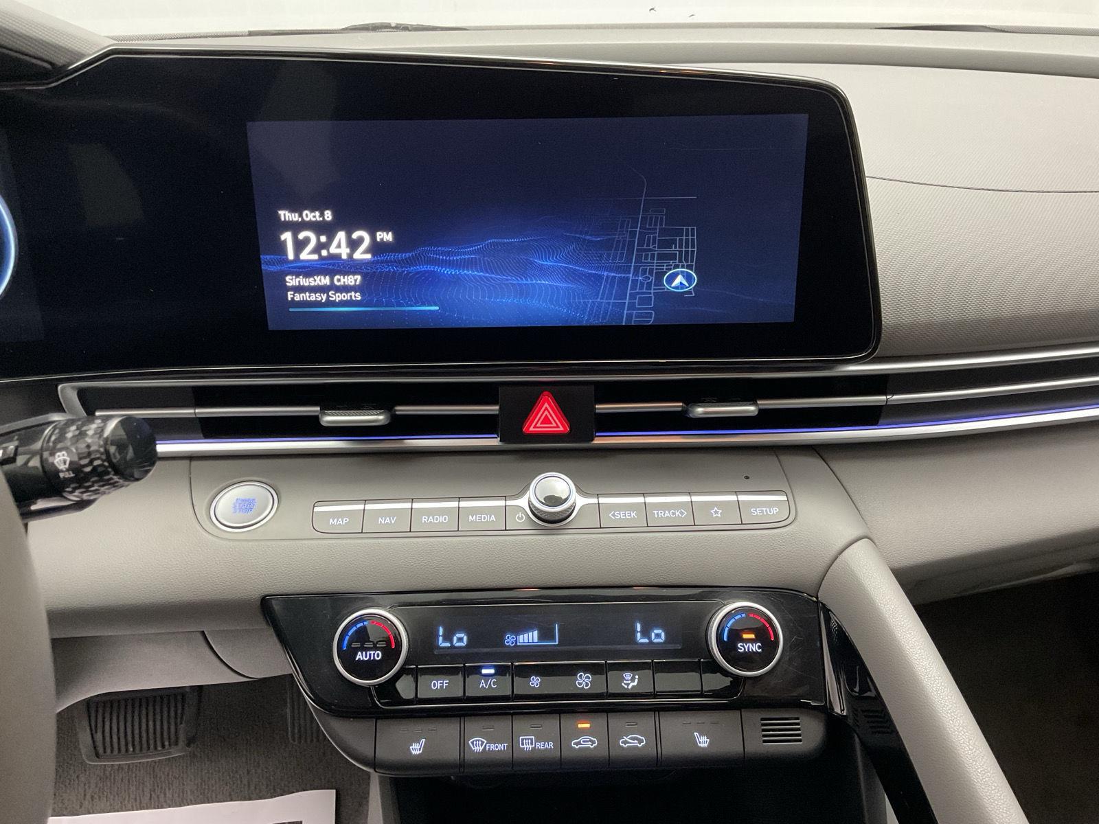 2025 Hyundai Elantra SEL - Photo 15