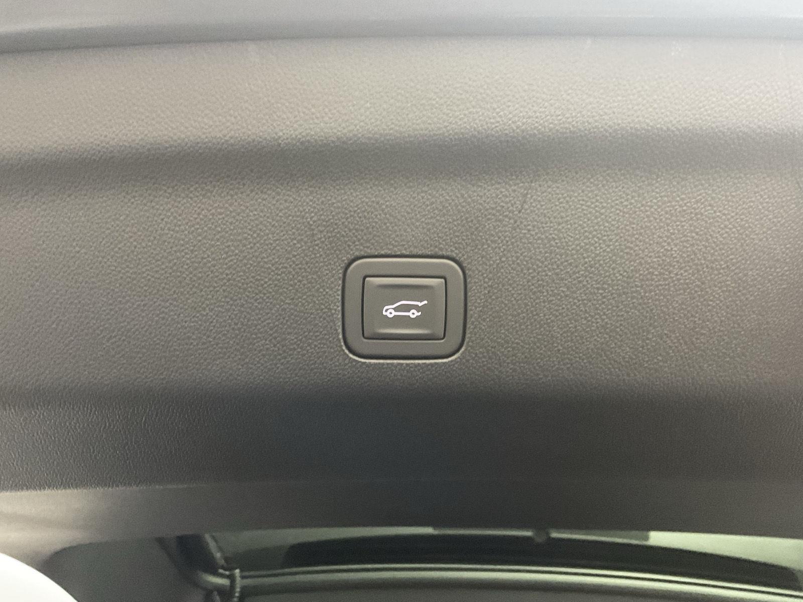 2026 Chevrolet Tahoe Z71 - Photo 34