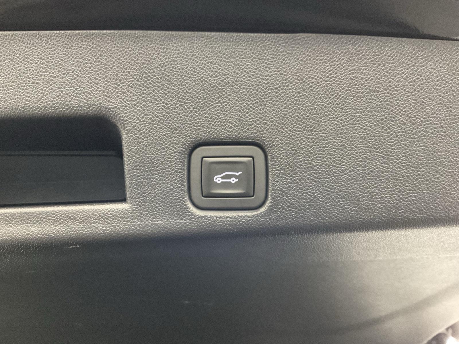 2025 Chevrolet Traverse LT - Photo 30