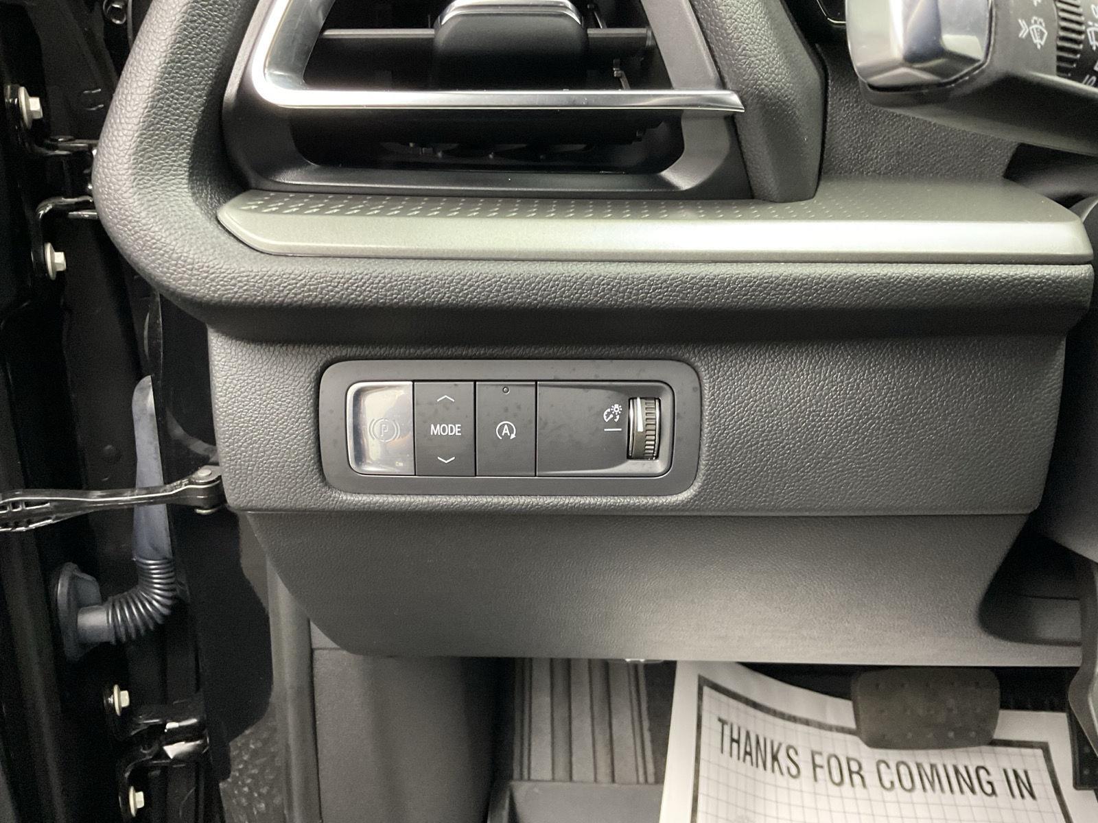 2025 Chevrolet Traverse LT - Photo 13