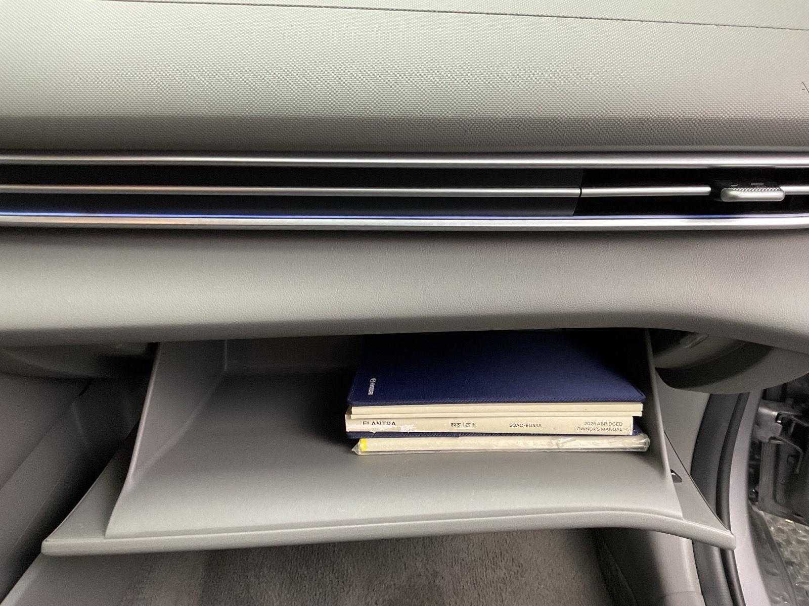 2025 Hyundai Elantra SEL - Photo 26