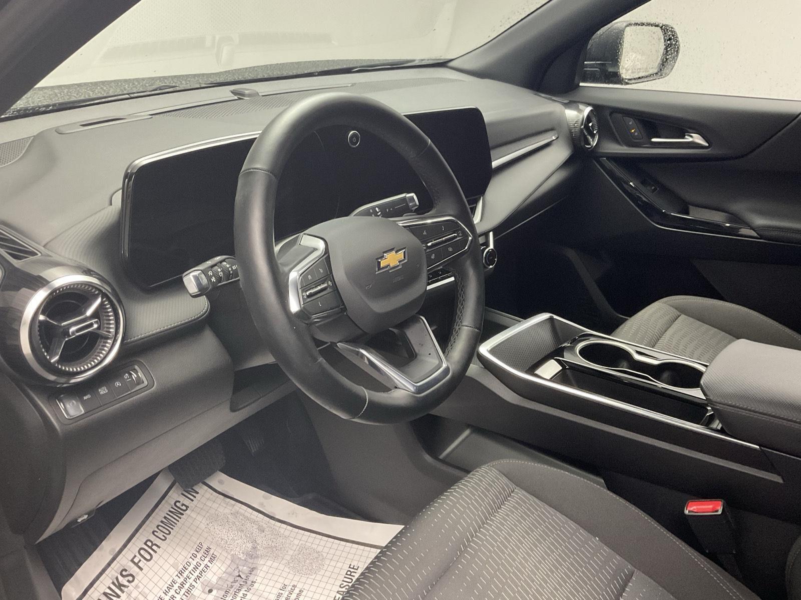 2025 Chevrolet Equinox LT - Photo 11
