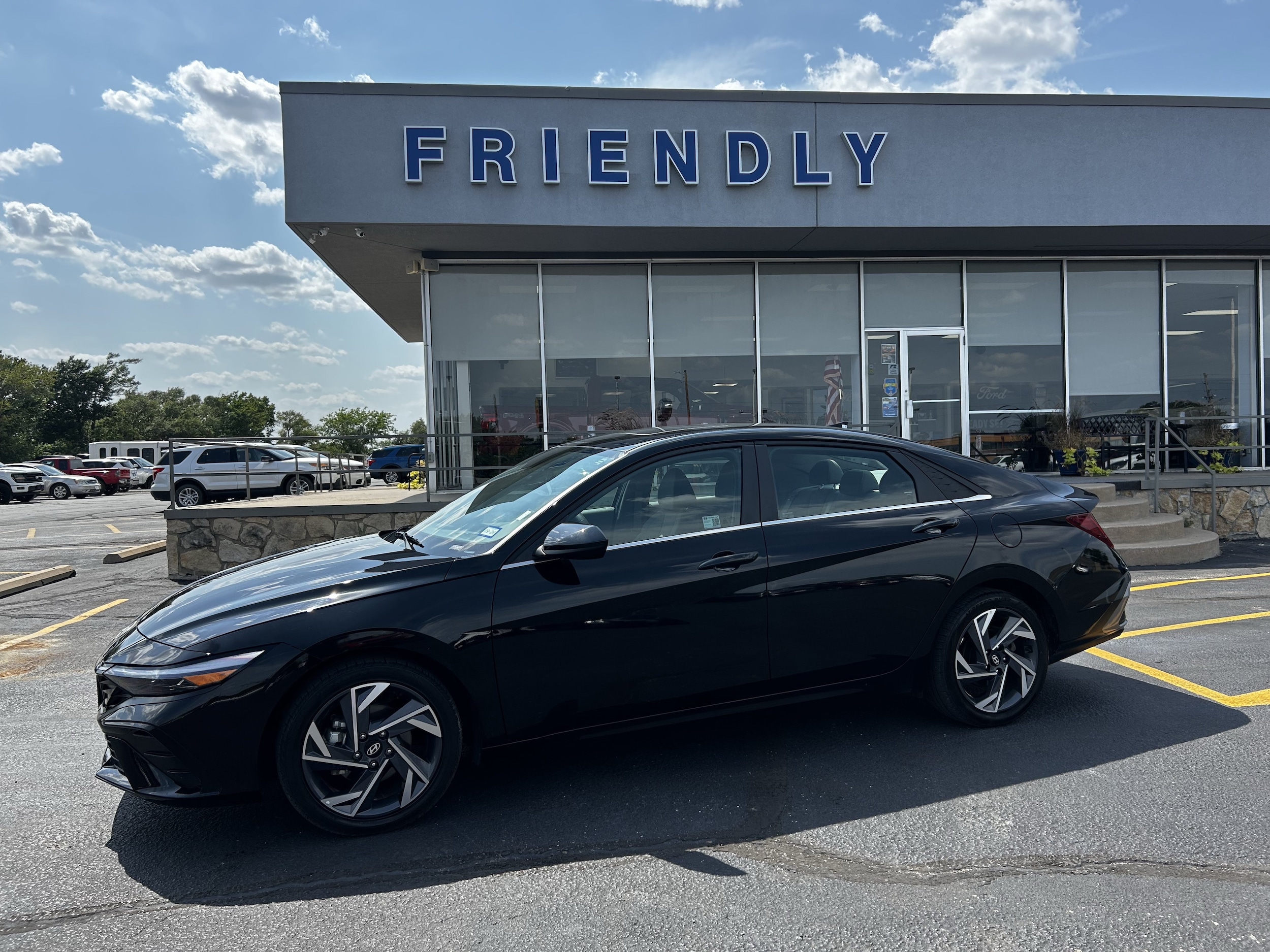 Used 2025 Hyundai Elantra SEL with VIN KMHLS4DG8SU880636 for sale in Arkansas City, KS