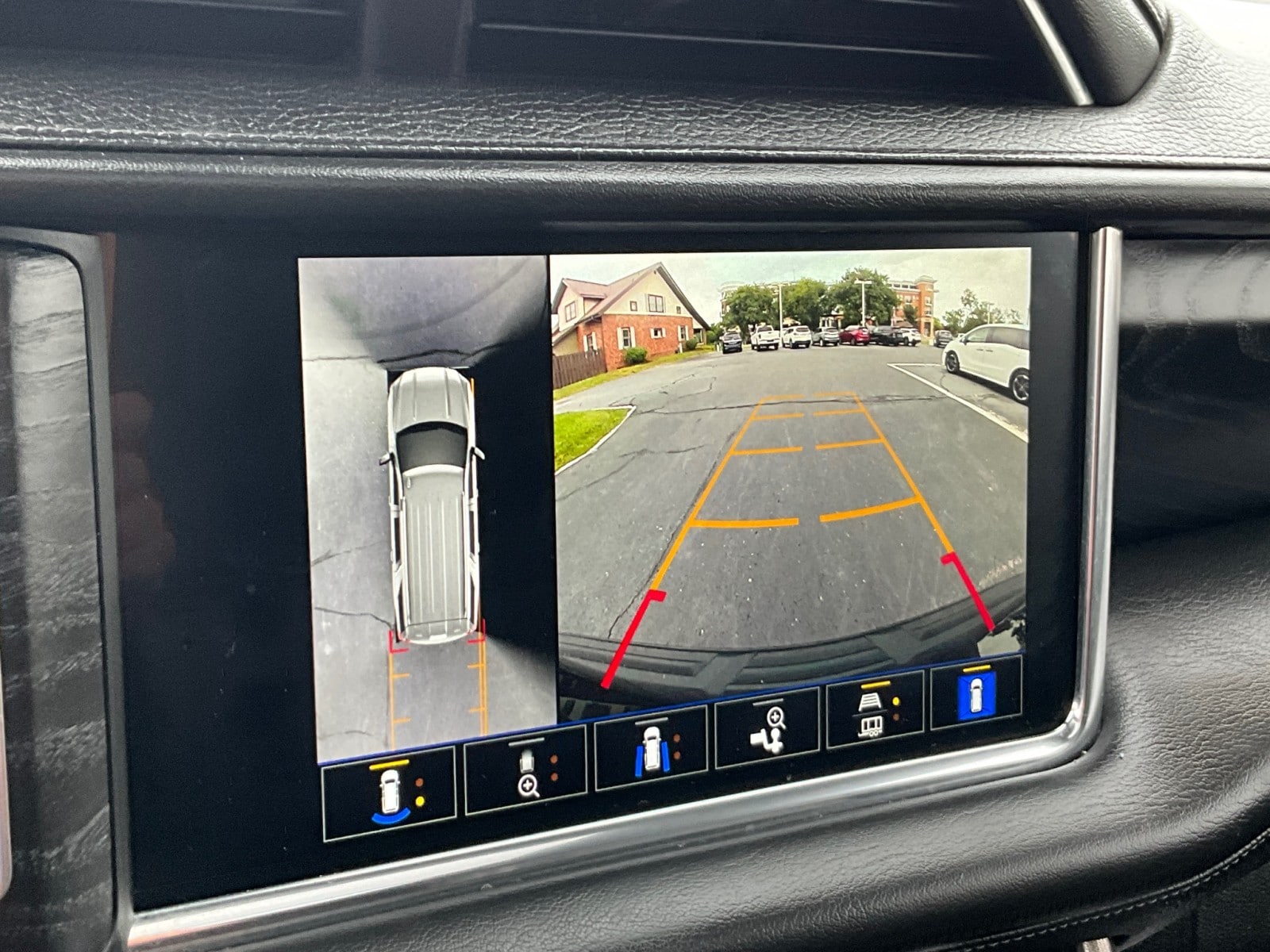 2022 GMC Yukon Denali - Photo 21