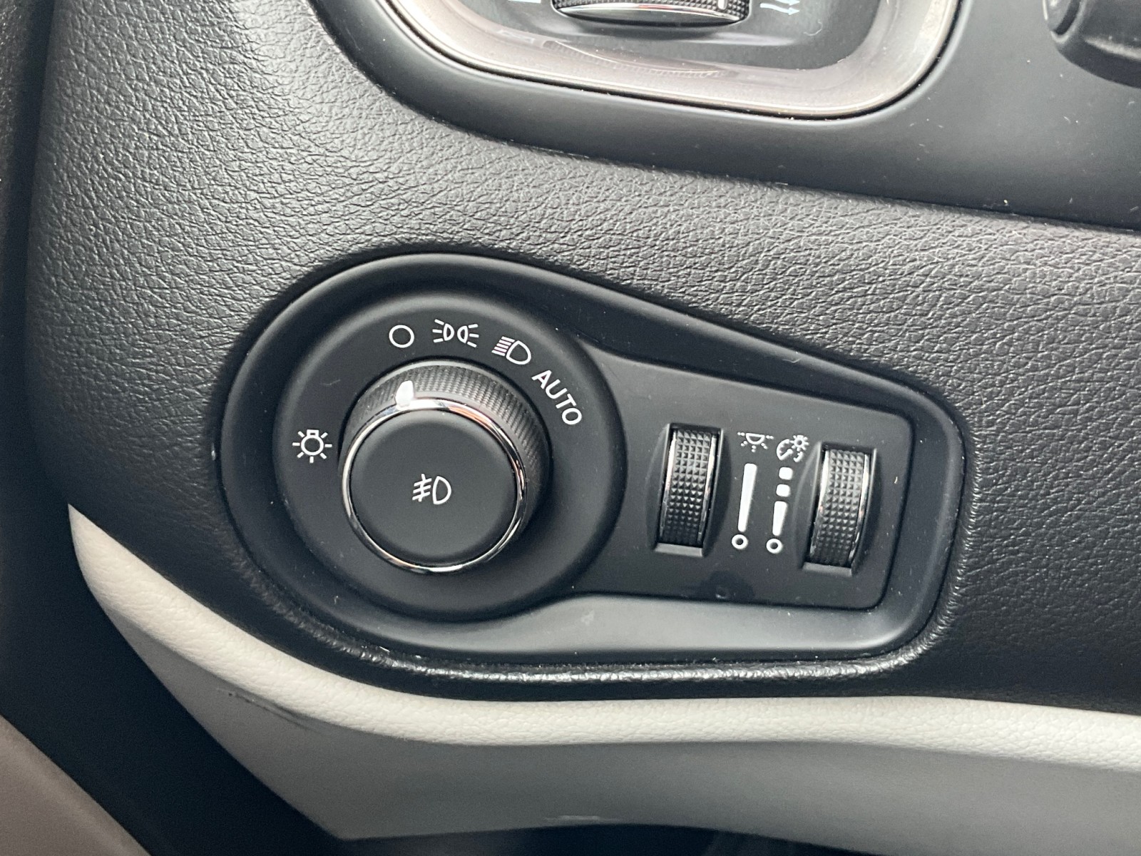 2021 Jeep Renegade Limited - Photo 14