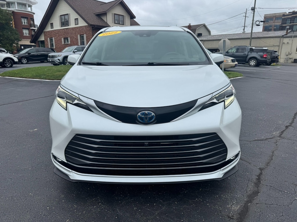 Used 2022 Toyota Sienna Platinum 7 Passenger Van Passenger Van