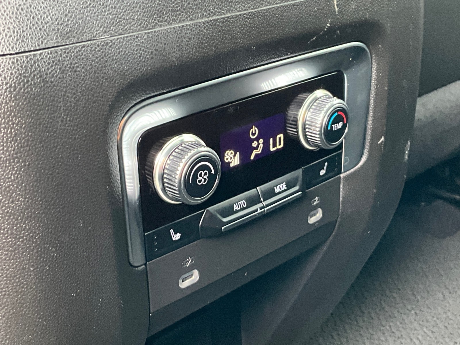 2022 GMC Yukon Denali - Photo 33